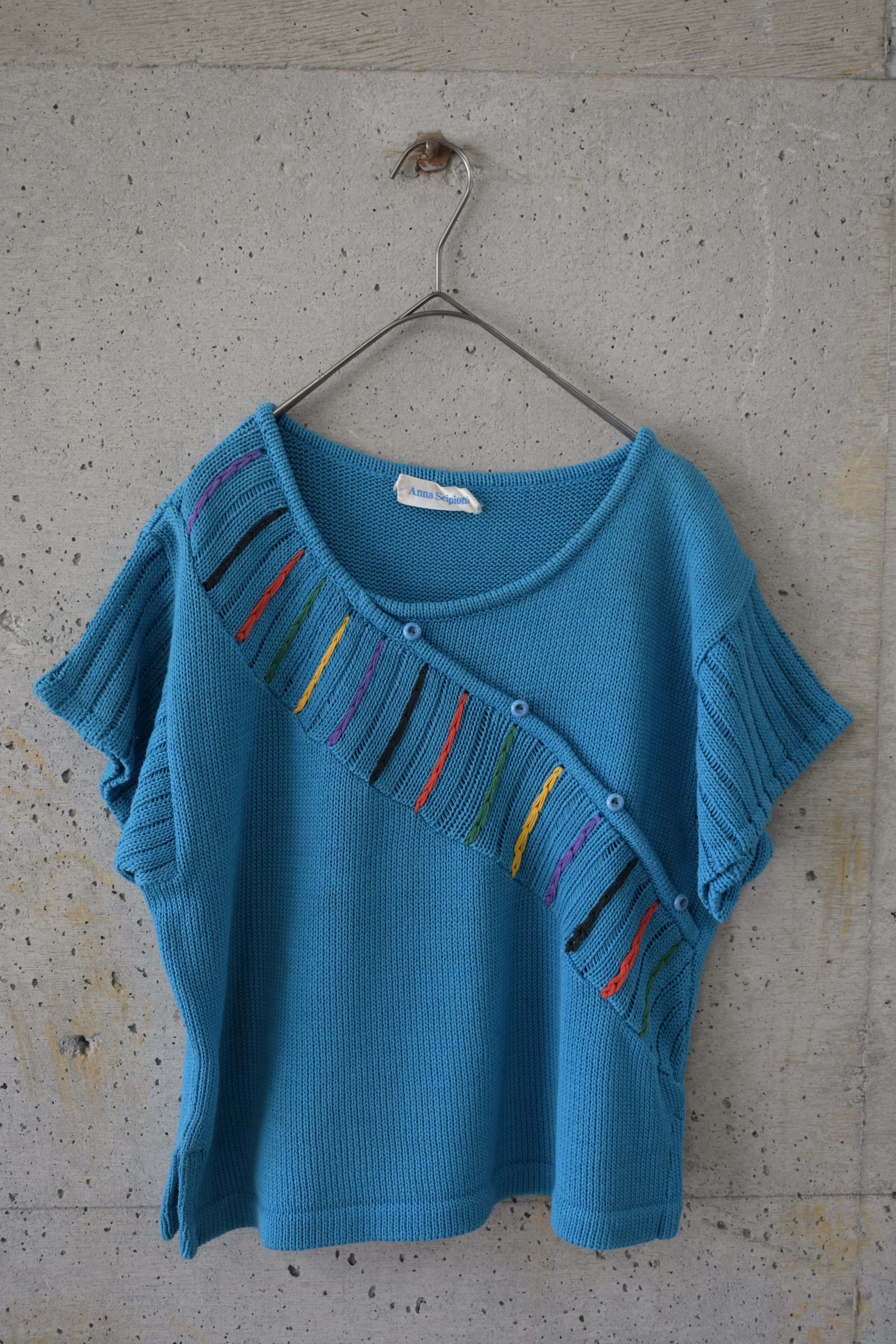 blue switching knit
