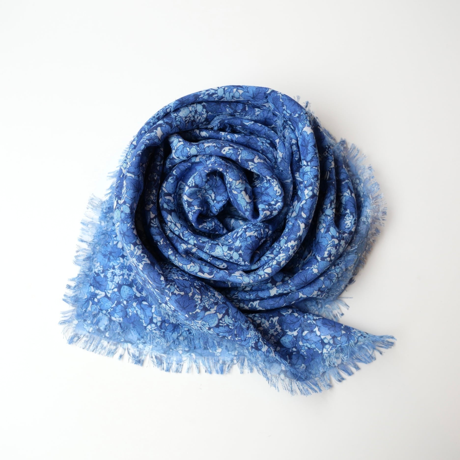 R&D.M.Co- no.8109b TYPEWRITER WILD BERRY FLORAL GAUZE SHAWL Blue