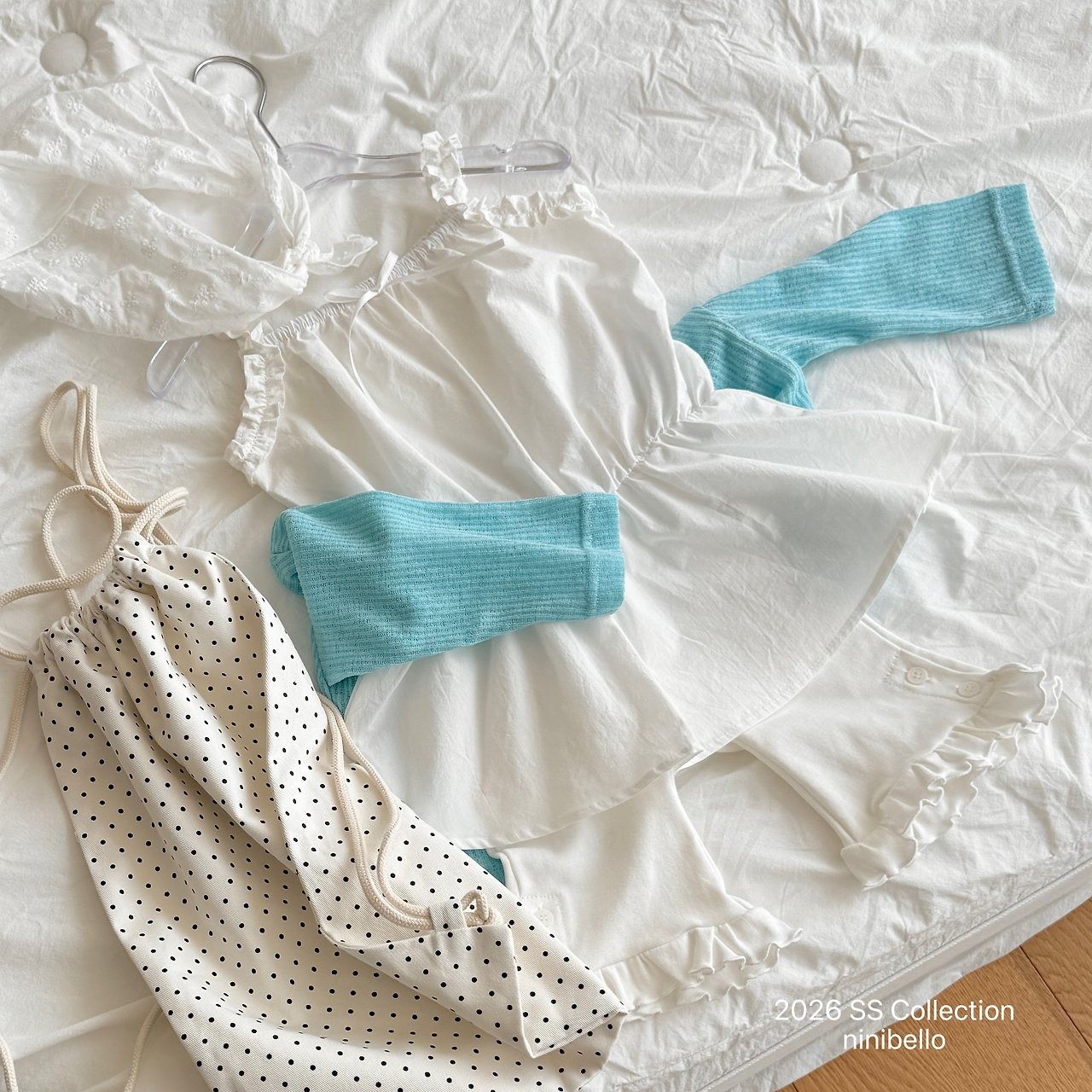 [ninibello] Shine Sleeveless Blouse / [니니벨로] 샤인나시블라우스