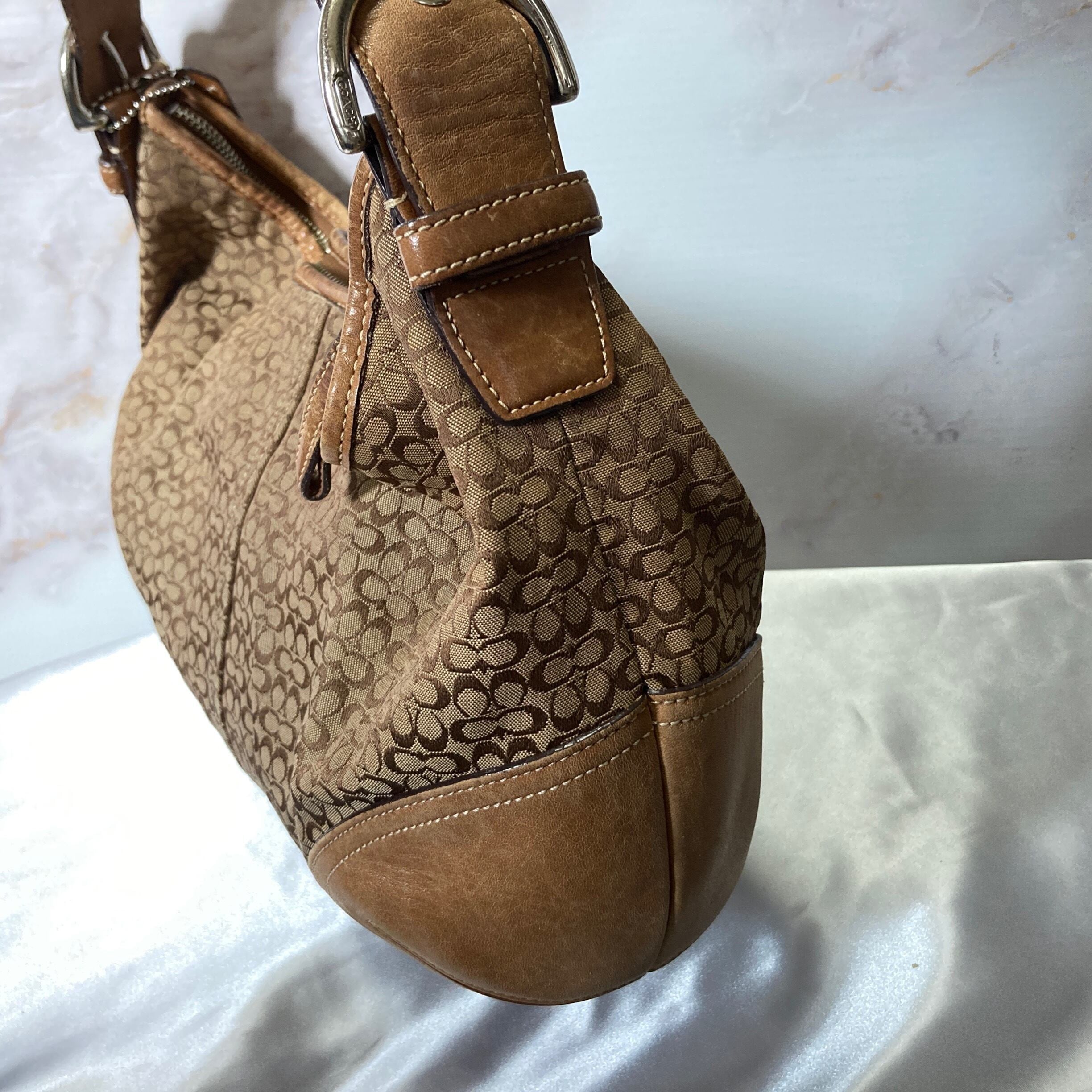coach】シグネチャーキャンバス ホーボータイプ ワンショルダー coach】シグネチャーキャンバス ホーボータイプ ワンショルダー