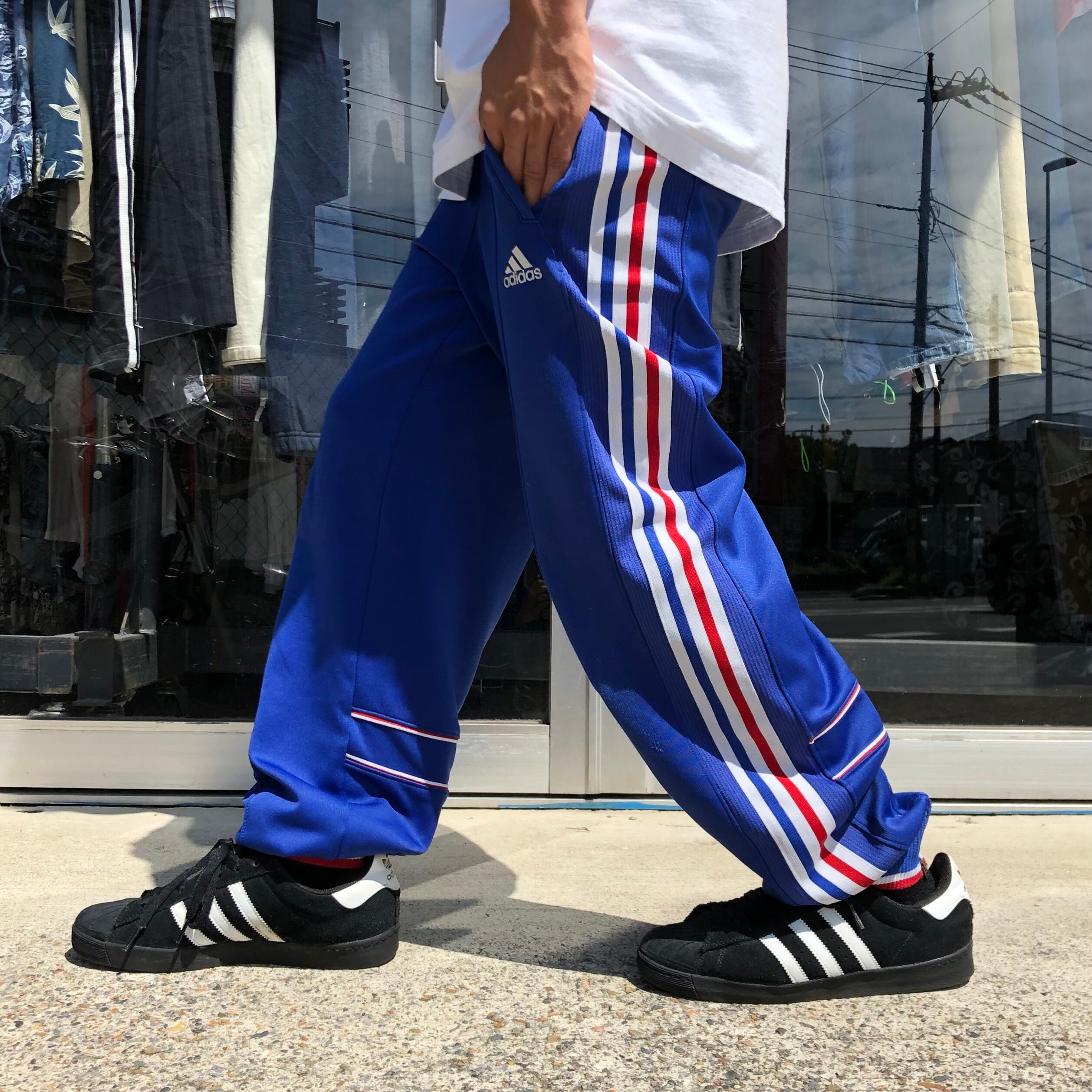 【ワイドシルエット】adidas　90s　ナイロンパンツ　Y2K　ストリート