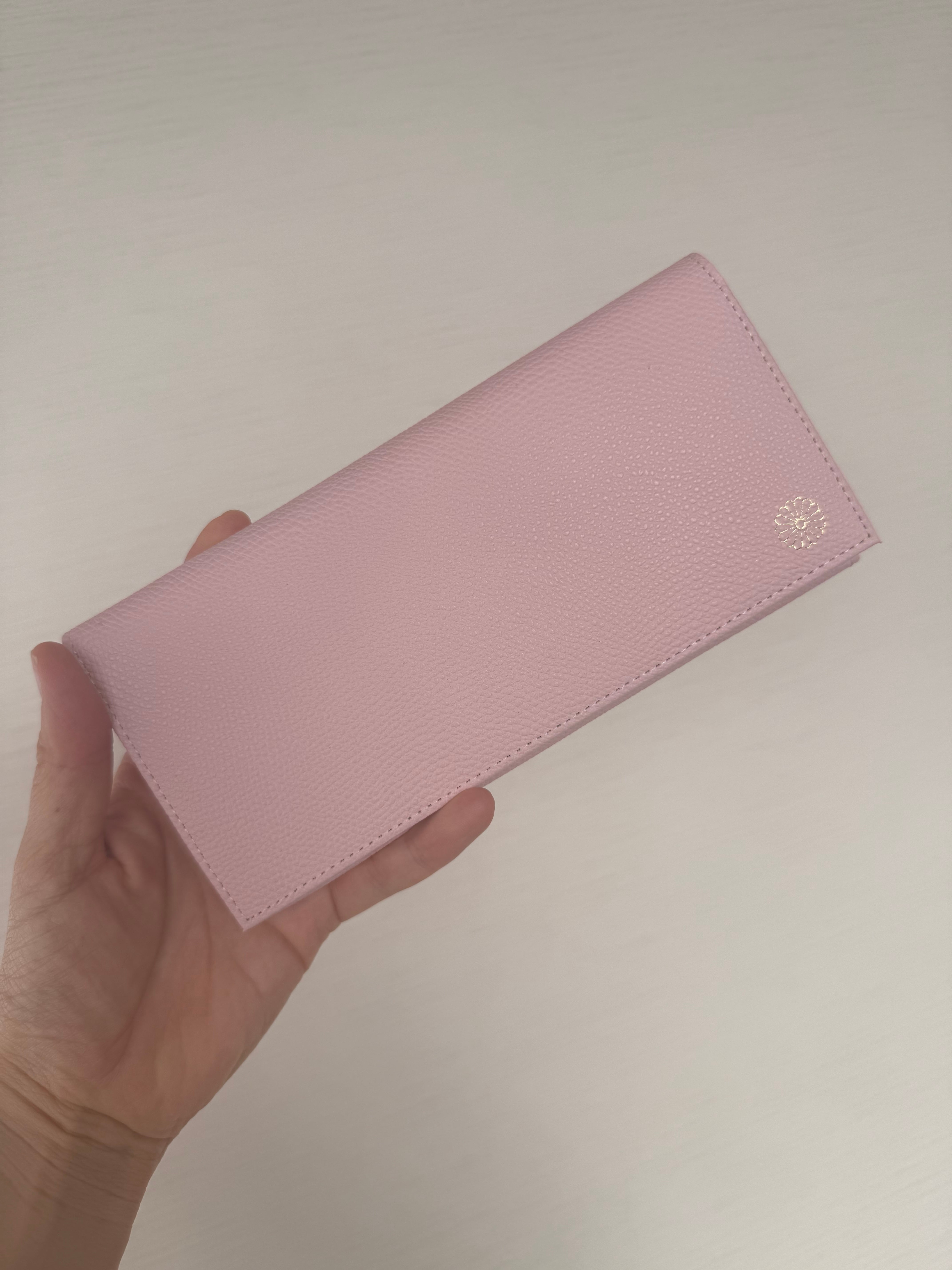 高級革使用】菊の紋章入り長財布 日本桜 | 創業133年皇室御用達 銀座