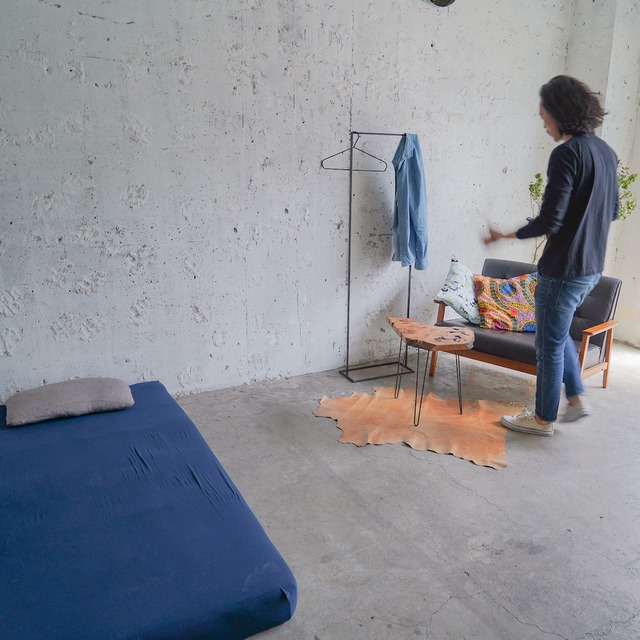 ケヤキ瘤のサイドテーブル