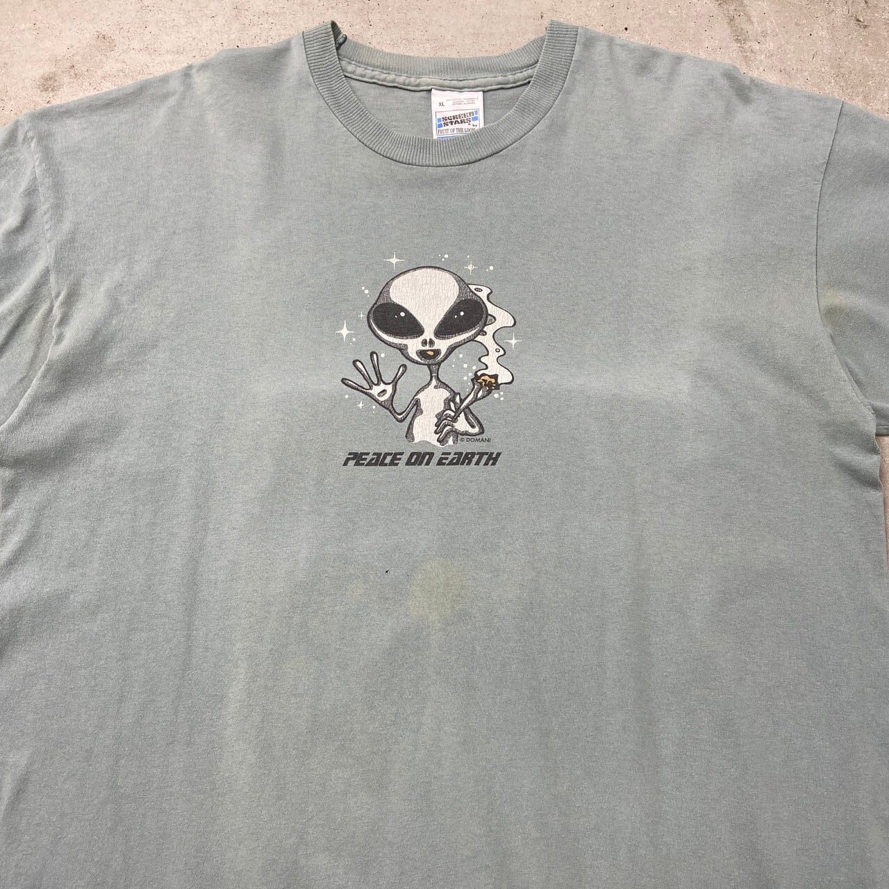 VINTAGE ヴィンテージ DOMANI ドマーニ 宇宙人 エイリアン マリファナ 半袖Tシャツ 古着 ライトベージュ サイズXL 美品 中古 4c075825 90年代 PEACE ON EARTH エイリアン プリントTシャツ メンズXL 古着 90s