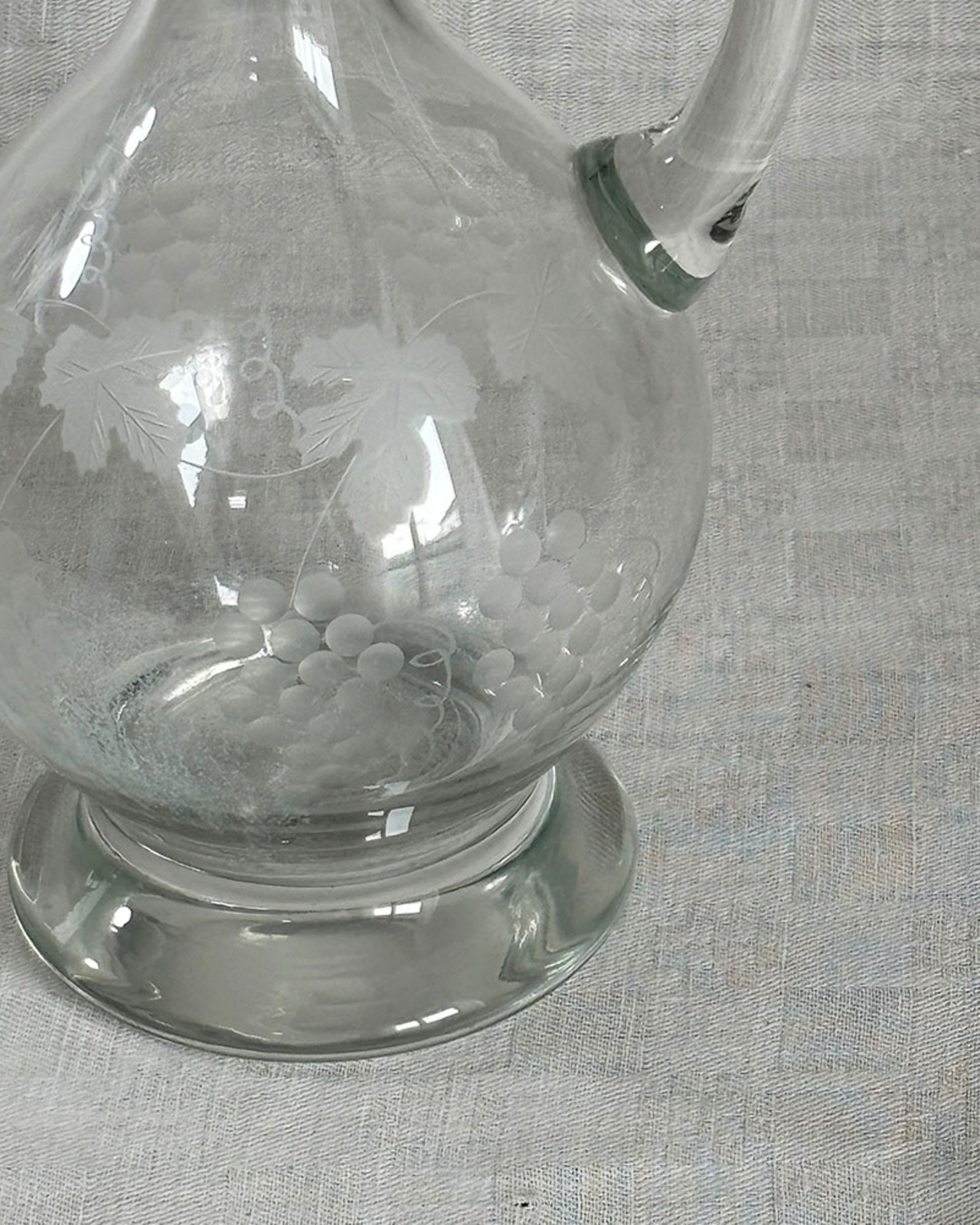 デキャンター　ワインディスペンサー　ぶどう柄　取っ手蓋付き　クリアガラス　水差し　12oteg2