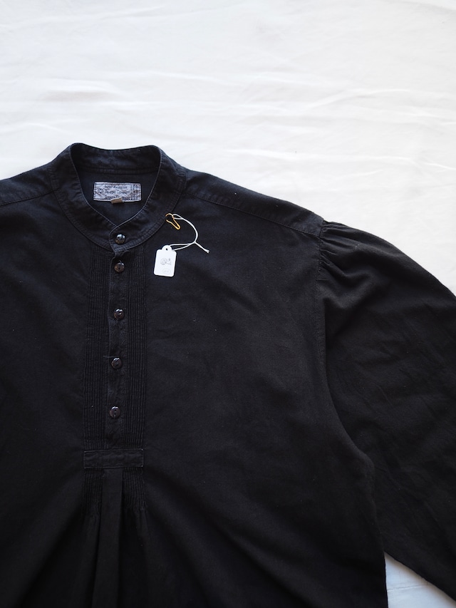 Made in Peru Vintage Black Band Collar Pullover Shirt