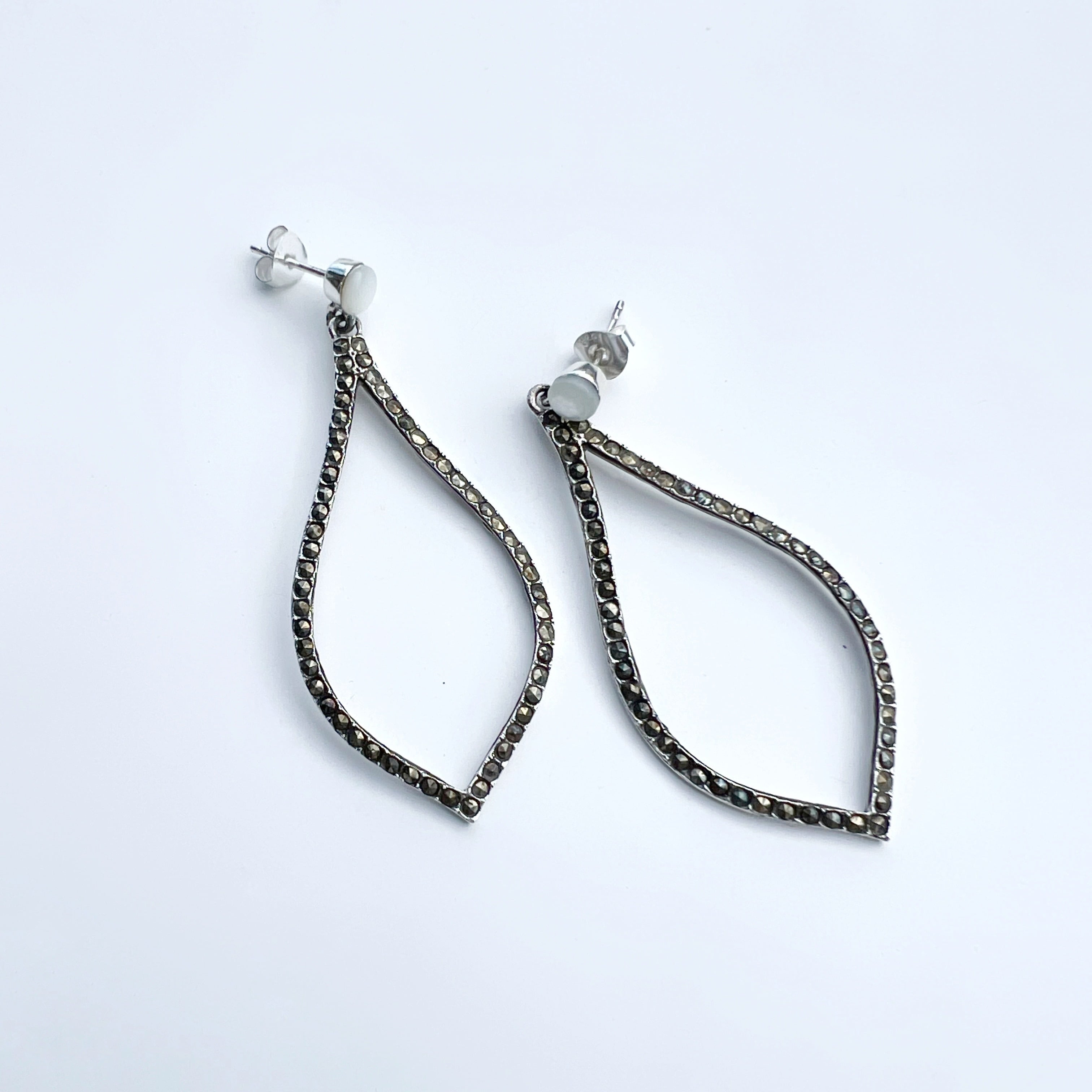 ラグジュアリー コレクション マーカサイト ドロップ ピアス