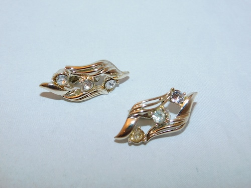 金色に光石のイヤリング(ビンテージ) cold color vintage earrings