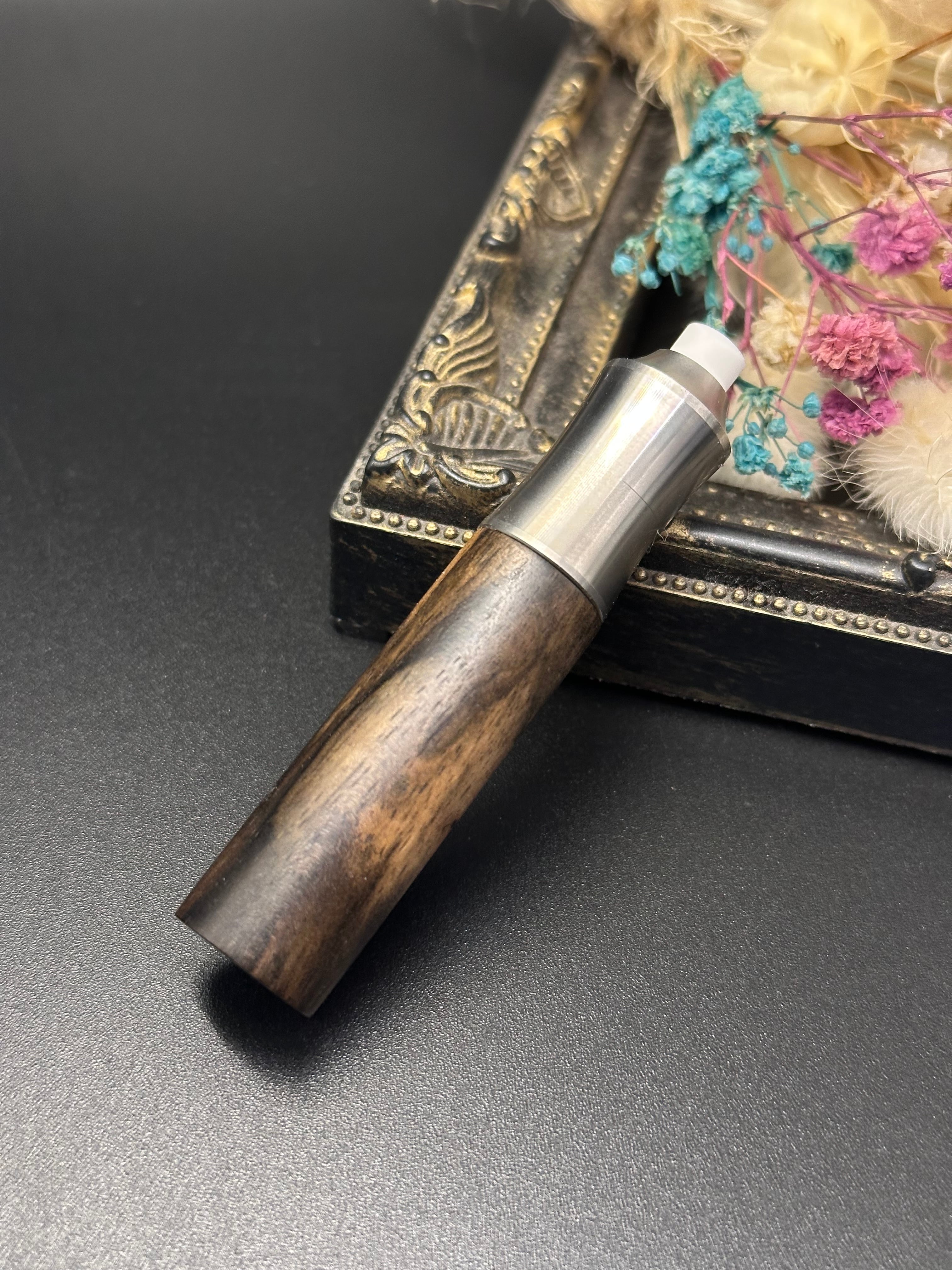 【新品未使用】Flamberg 黒柿 ツイスト消しゴム ステンレス 箱付き b7e8c9a9f50d6e9d5f82a7b50adab5