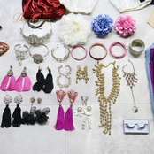 ベリーダンス 衣装 まとめ売り 70点以上 セット トップス スカート ズボン チョリ ピアス ネックレス 黒 白 金 青 上下セット 練習 レッスン アクセサリー パンツ ハーレムパンツ 頭飾り 花 つけまつげ ウィング オリエンタル トライバル