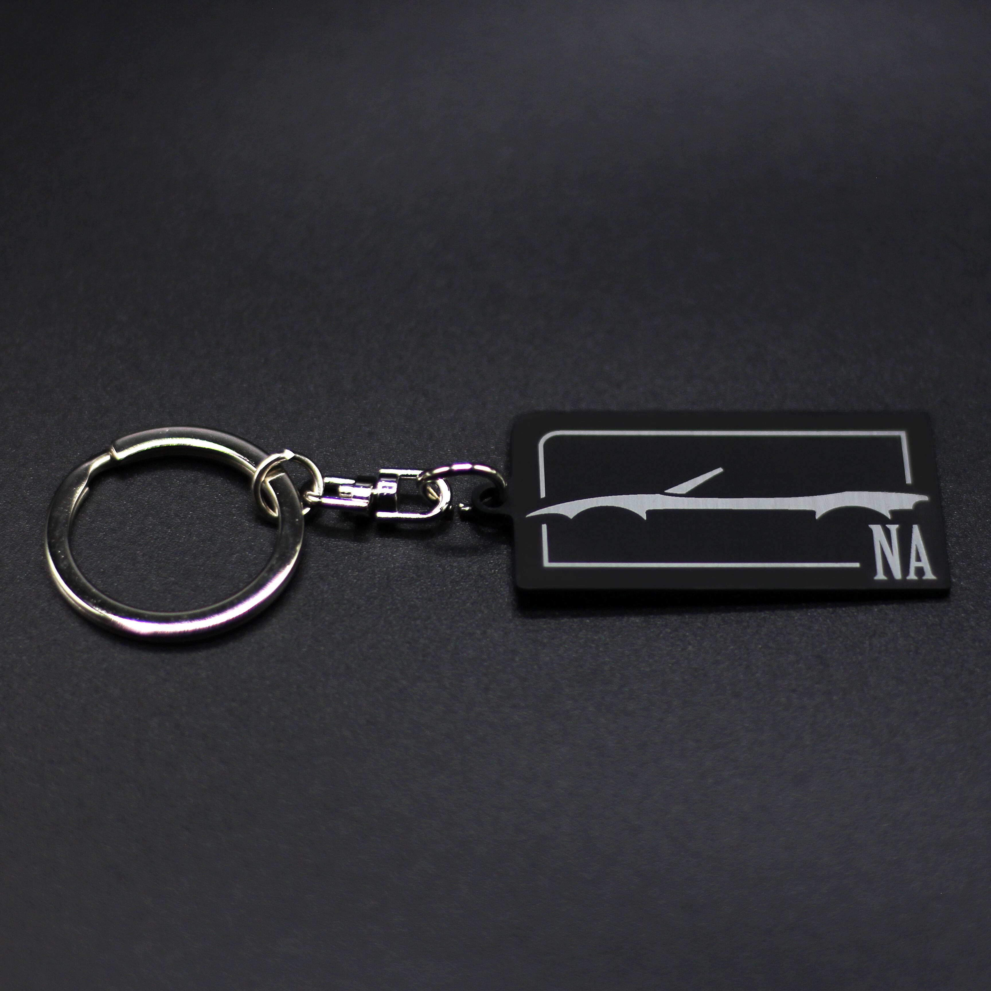 ヘアライン調キーホルダー タイプ：NAサイドシルエット | 青天井研究所