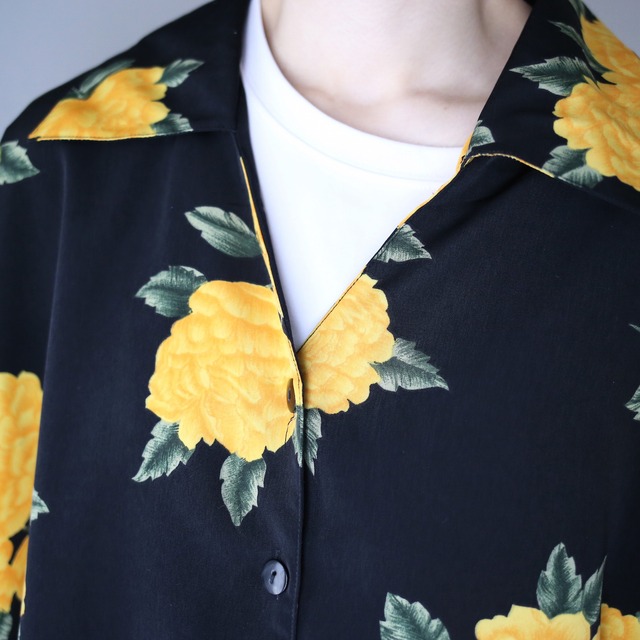 yellow flower art pattern XX loose silhouette black mode shirt