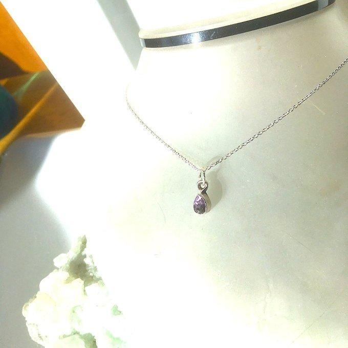【一点物】✦2月の誕生石✦⋆.·SV925⋆.·紫の雫⋆.·Petiteアメジストドロップネックレス⋆.·✦