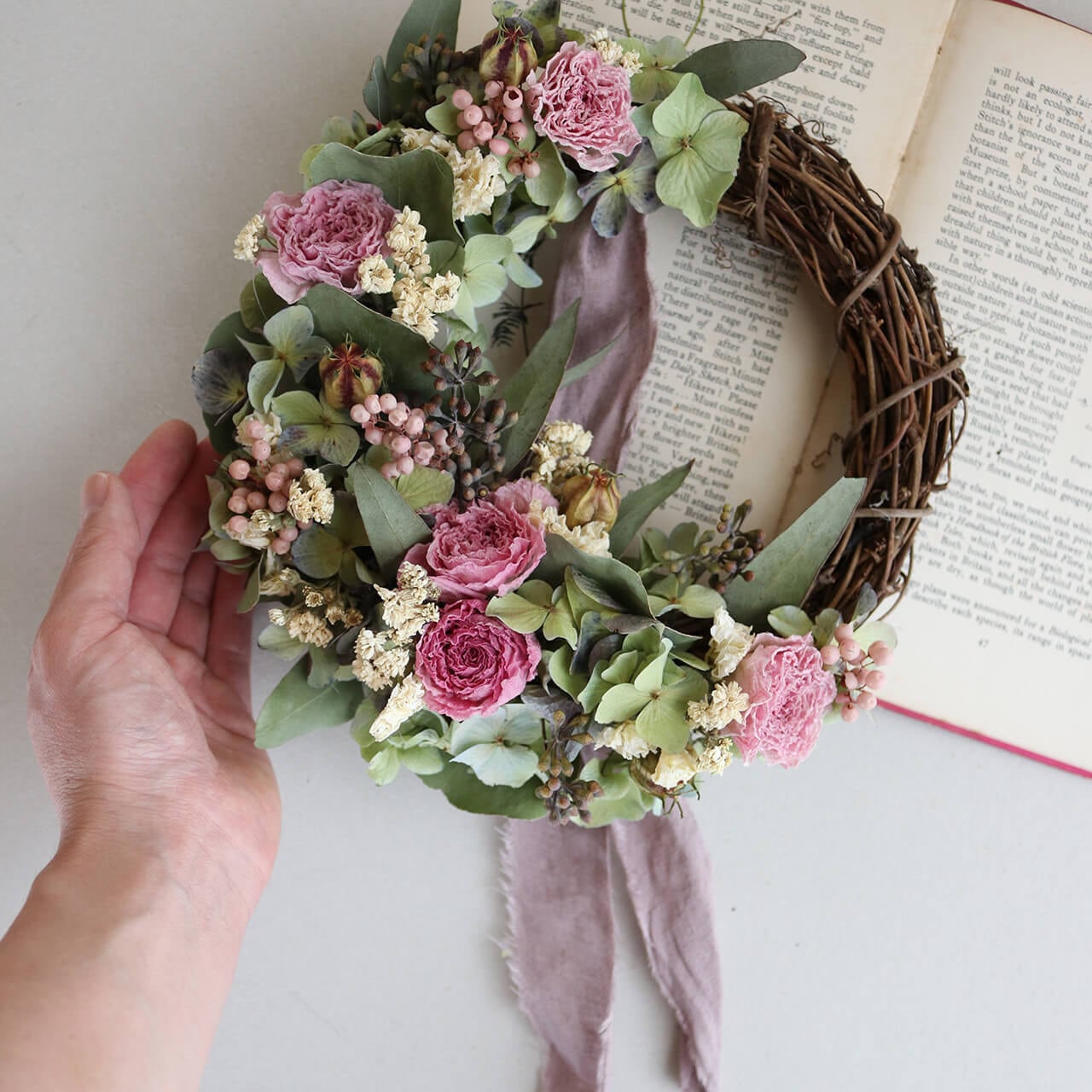 ラナンキュラス×薔薇のスワッグ風フラワーリース♡ブーケ調 戦う 