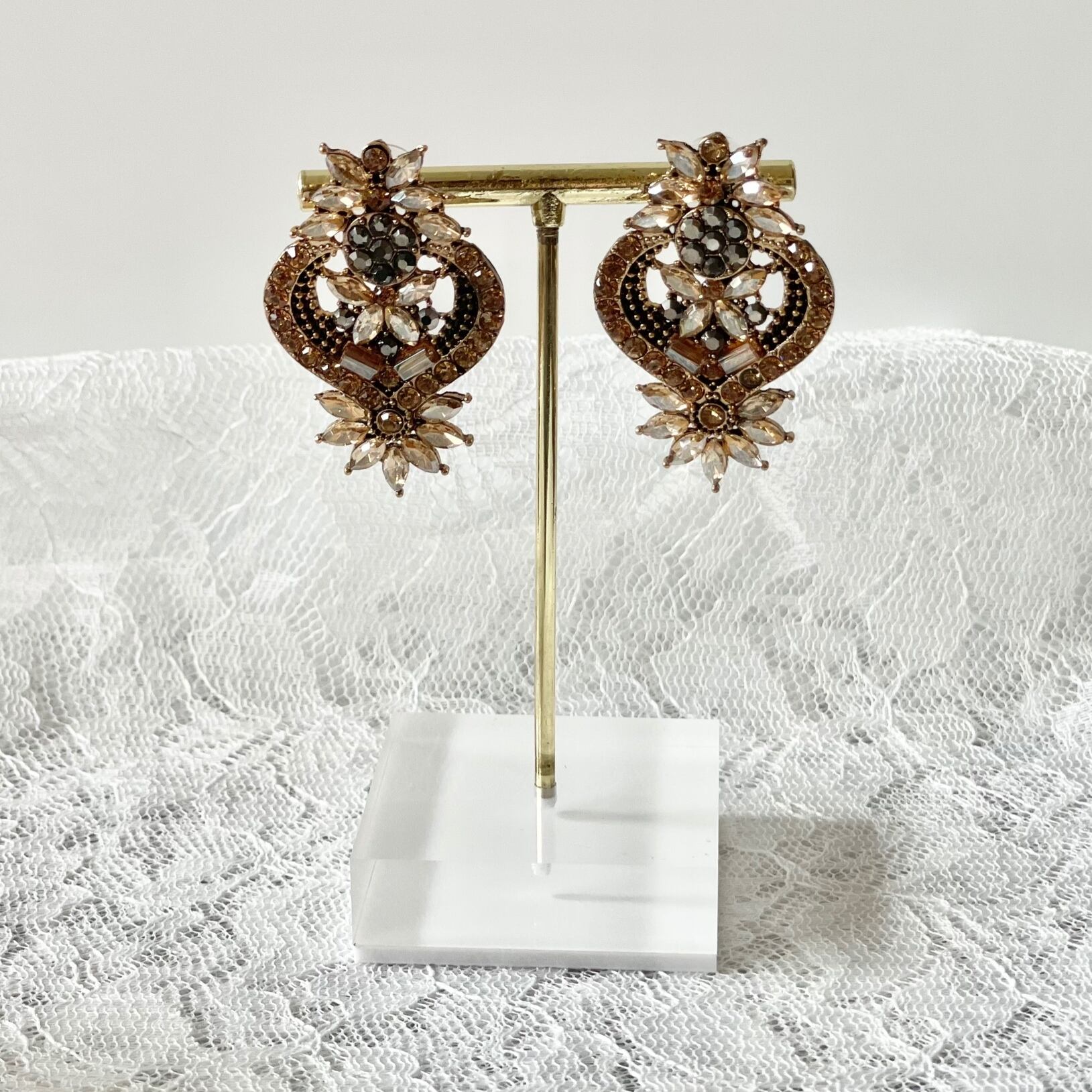 E-180 ウェディング アクセサリー【ビンテージ フラワー クリスタル フ ピアス】ブライダル