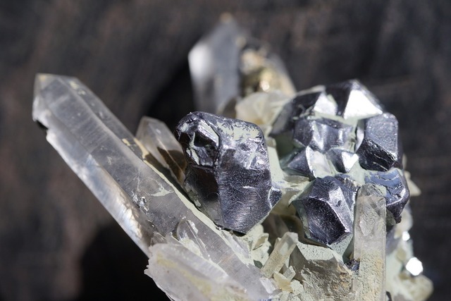 クォーツ/黄銅鉱/ガレナ Quartz/Chalcopyrite/Galena