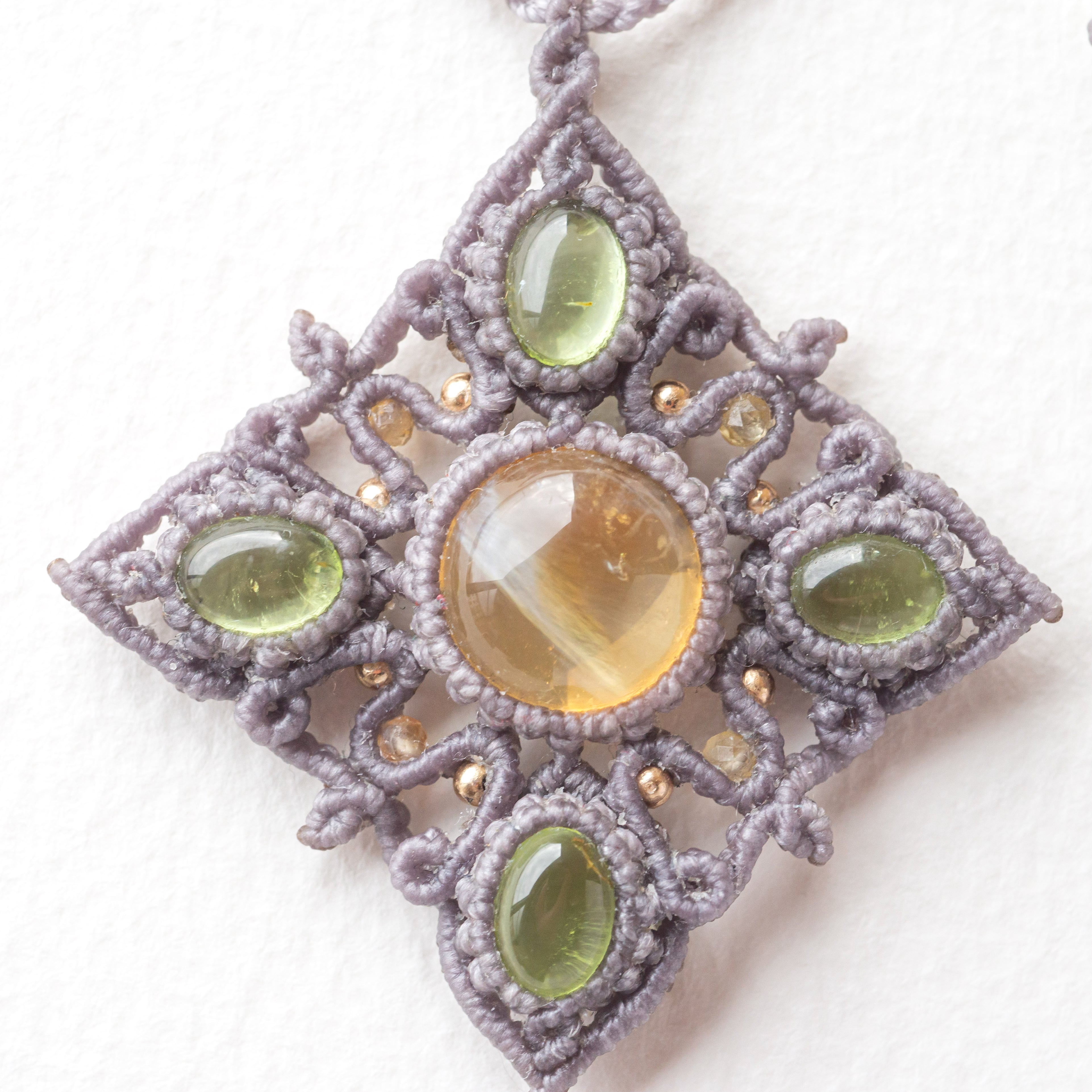 シトリン+ペリドットのマクラメ編み 天然石ネックレス | SHANTi WALA