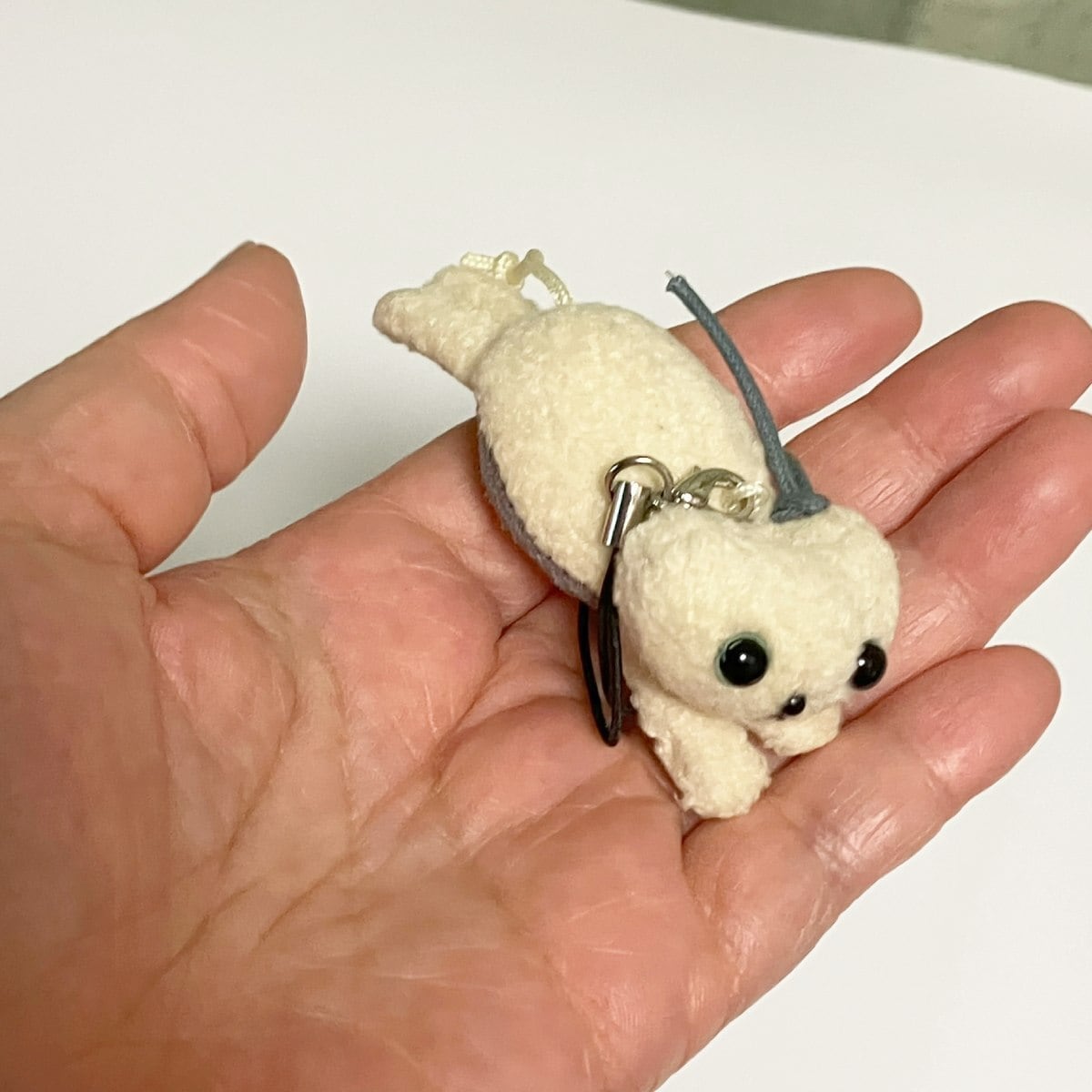 セット商品】ネコ ふきふきストラップ☆茶猫＆白猫 | きつねの雑貨屋
