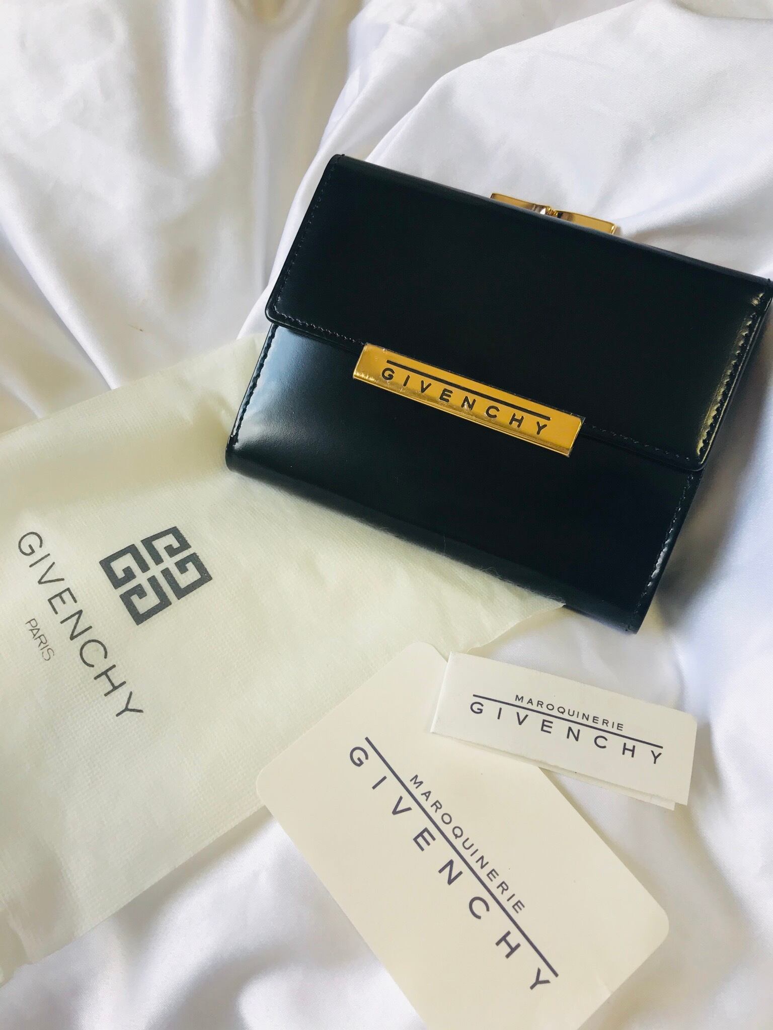 ジバンシィ スクエアプレート がま口財布 未使用 | Petit luxe Vintage powered by BASE