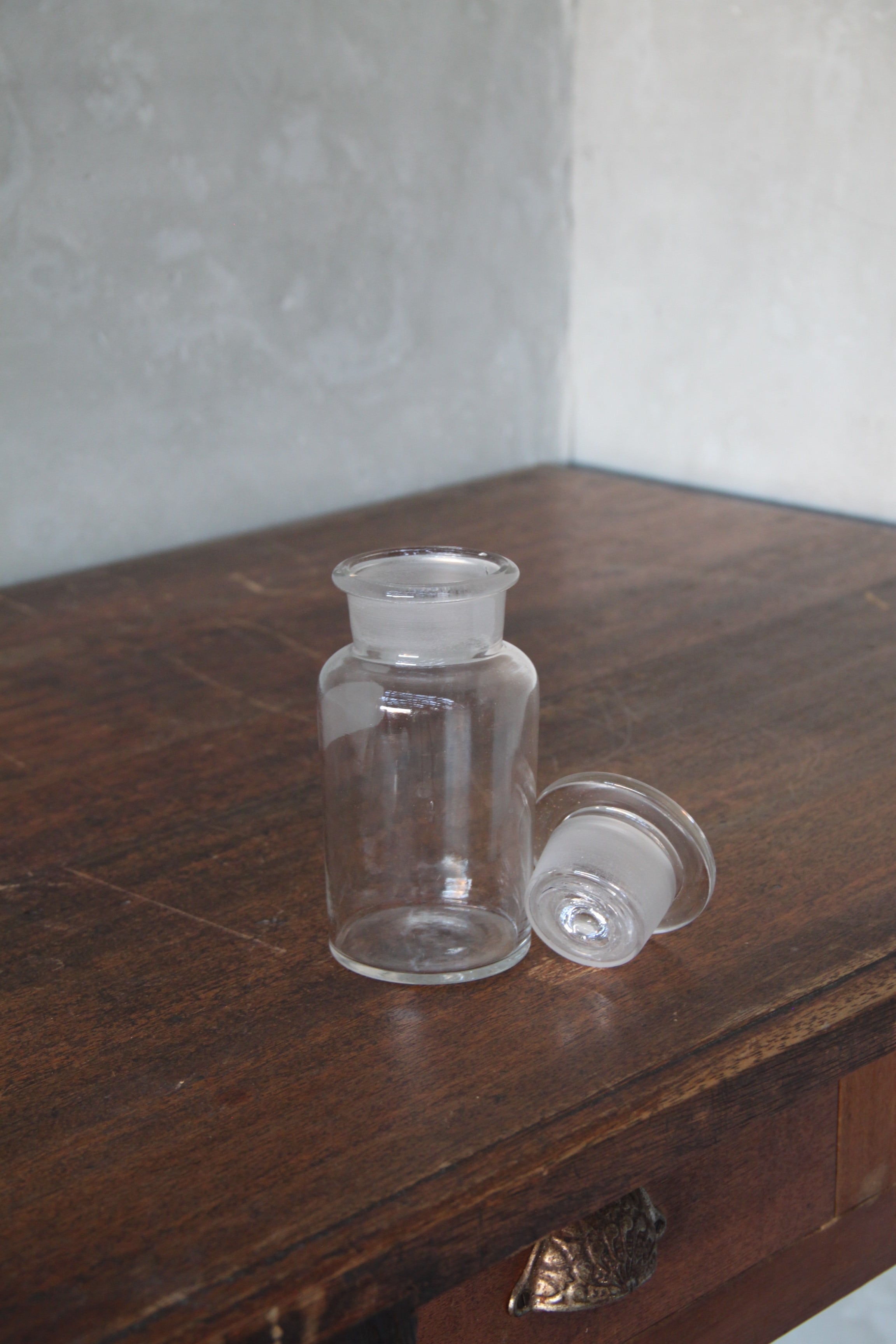 送料無料】蓋つきのガラス瓶 古家具/古道具/アンティーク/ガラス/瓶