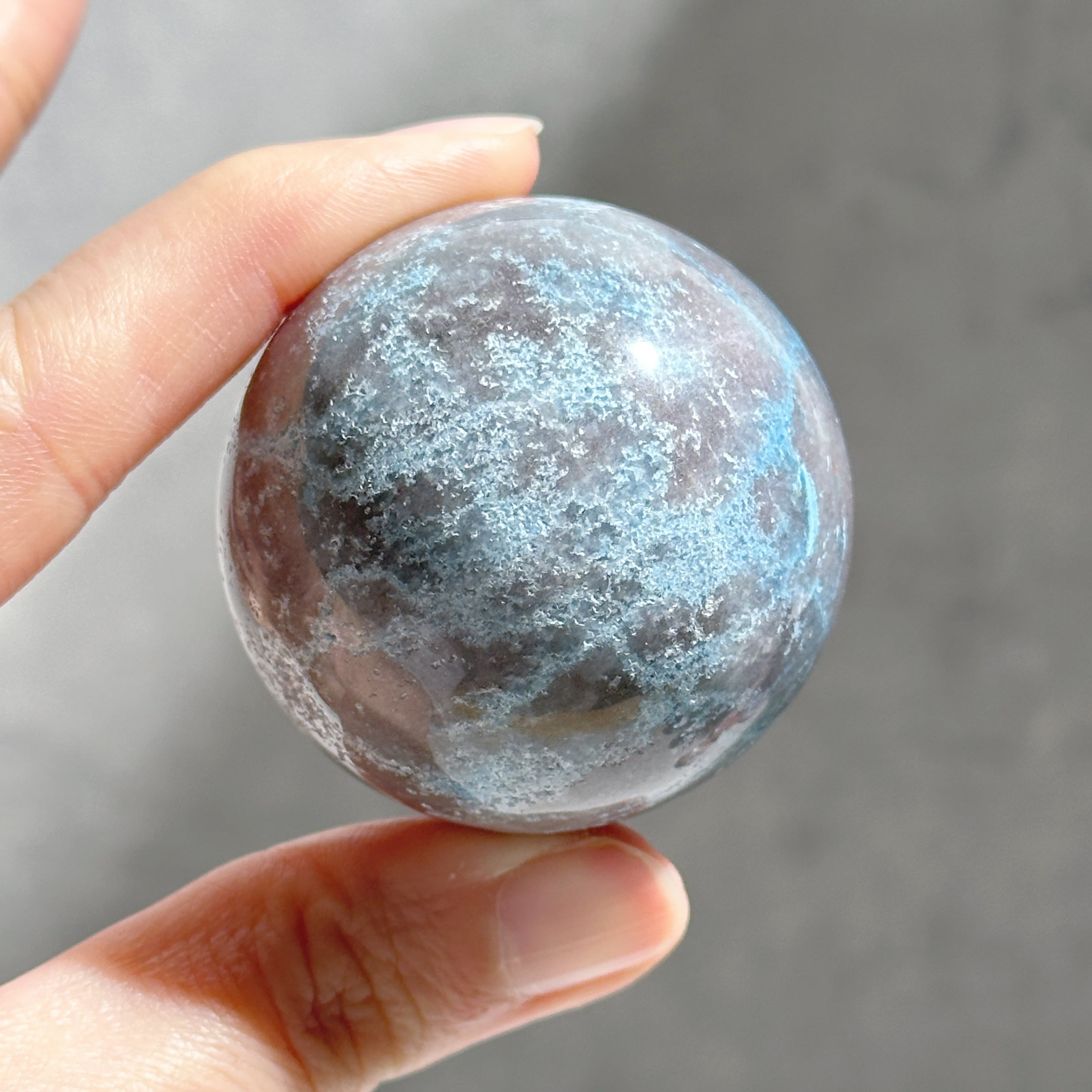トロレアイトインクォーツ（トロール石）スフィア（丸玉）51