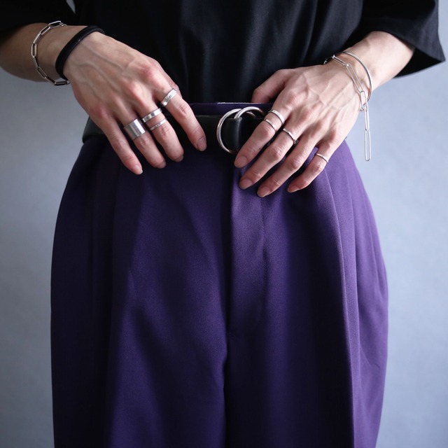 3-tuck tapered silhouette violet wide pants