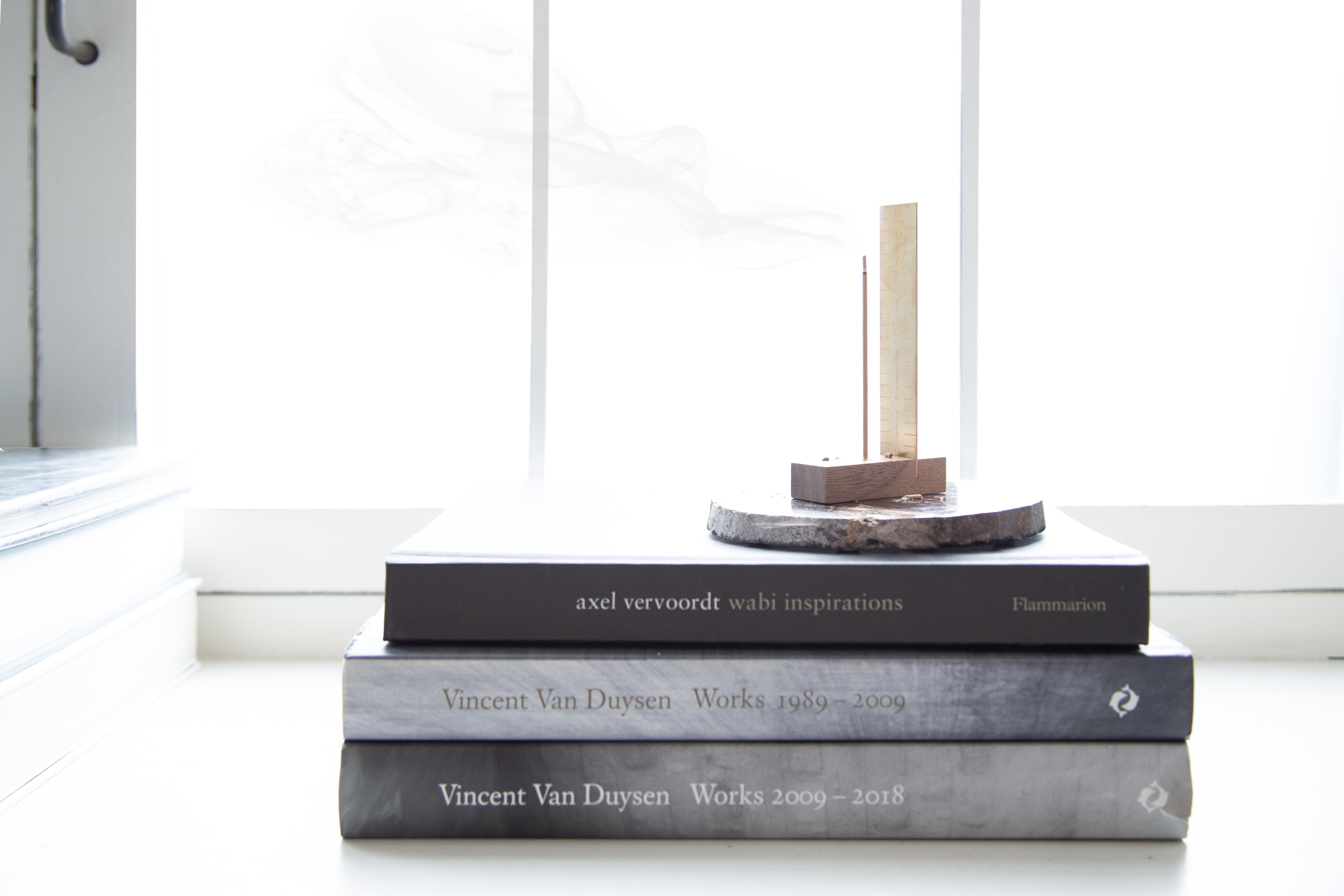 LAST NEST 十字架型お香立て 燃え尽きるまでの儚さを優雅な時間にするインセンスホルダー