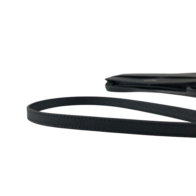 PRADA プラダ ショルダーバッグ ブラック ロゴ レザー サフィアーノ ミニバッグ vintage ヴィンテージ オールド j8w3eu