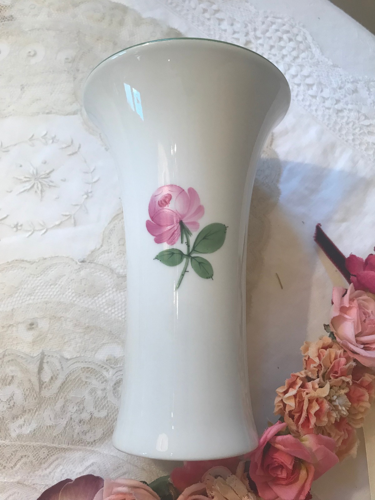 ウィーン アウガルテンの手描きの薔薇一輪挿し | AntiqueRose