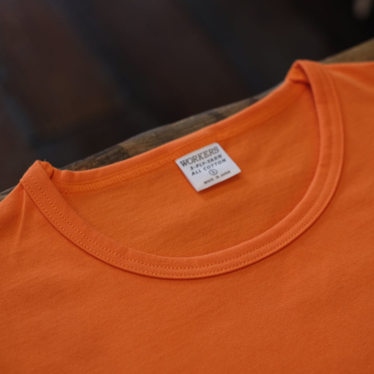 PLAIS PLAIS プリーツTシャツ オレンジ　サイズ3 PLAIS PLAIS プリーツTシャツ オレンジ サイズ3