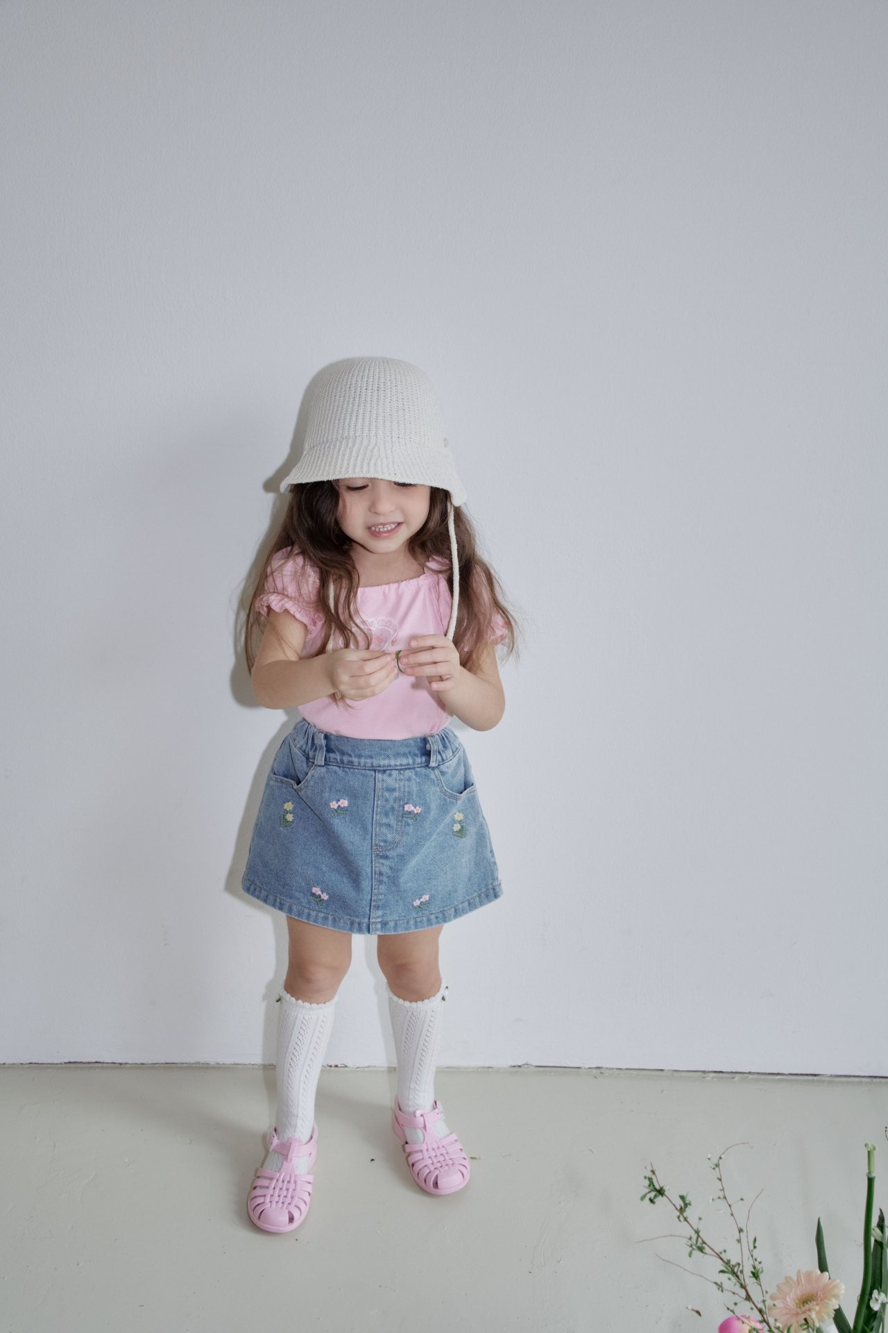 [MOMOANN] Flora Denim Shorts (15) / [모모앤] 플로아 청반바지 (15)