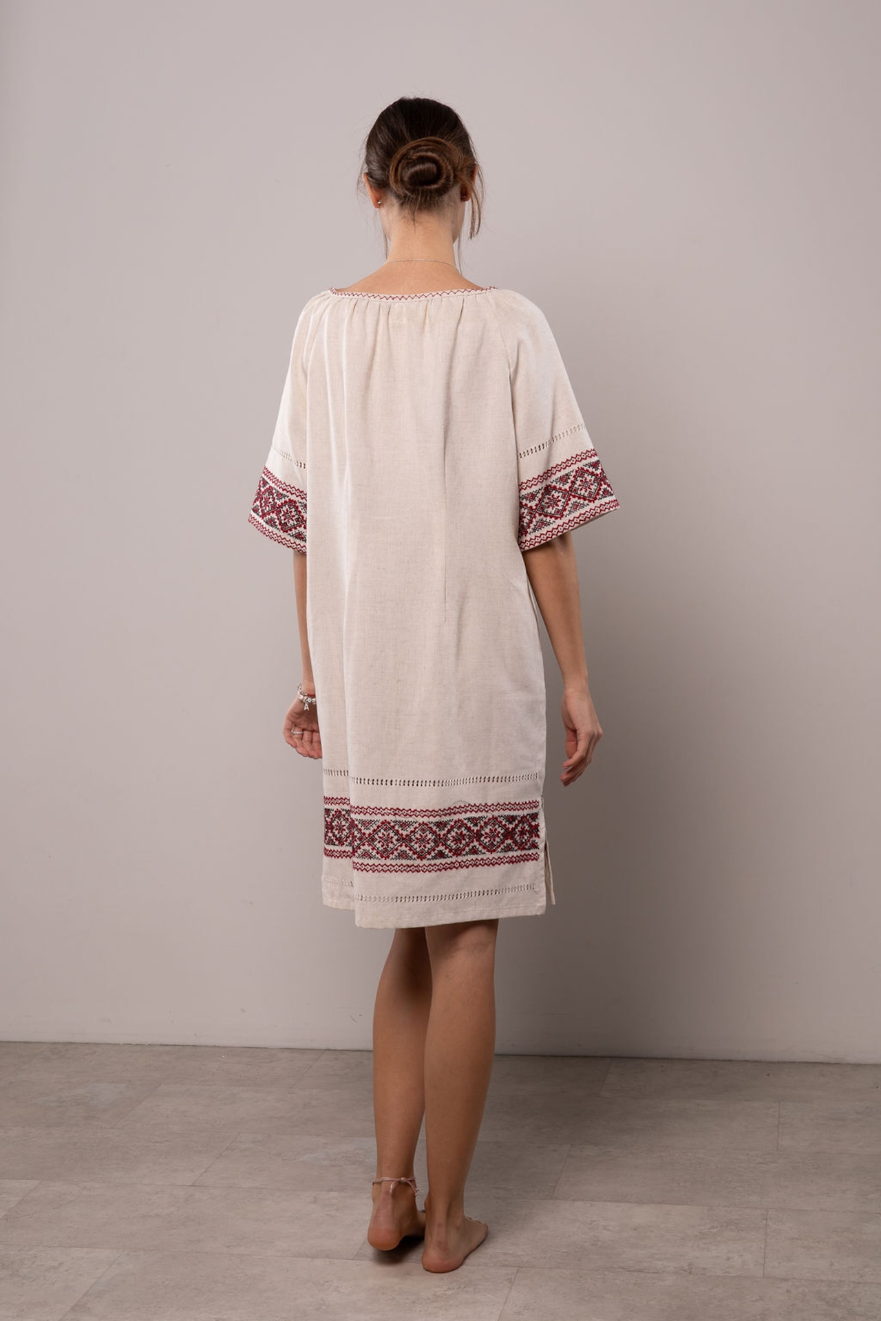 ウクライナ刺繍ヴィシヴァンカ・クラシック　七分袖　ドニプロ　手刺繍　麻　レディース・フリーサイズ - 4