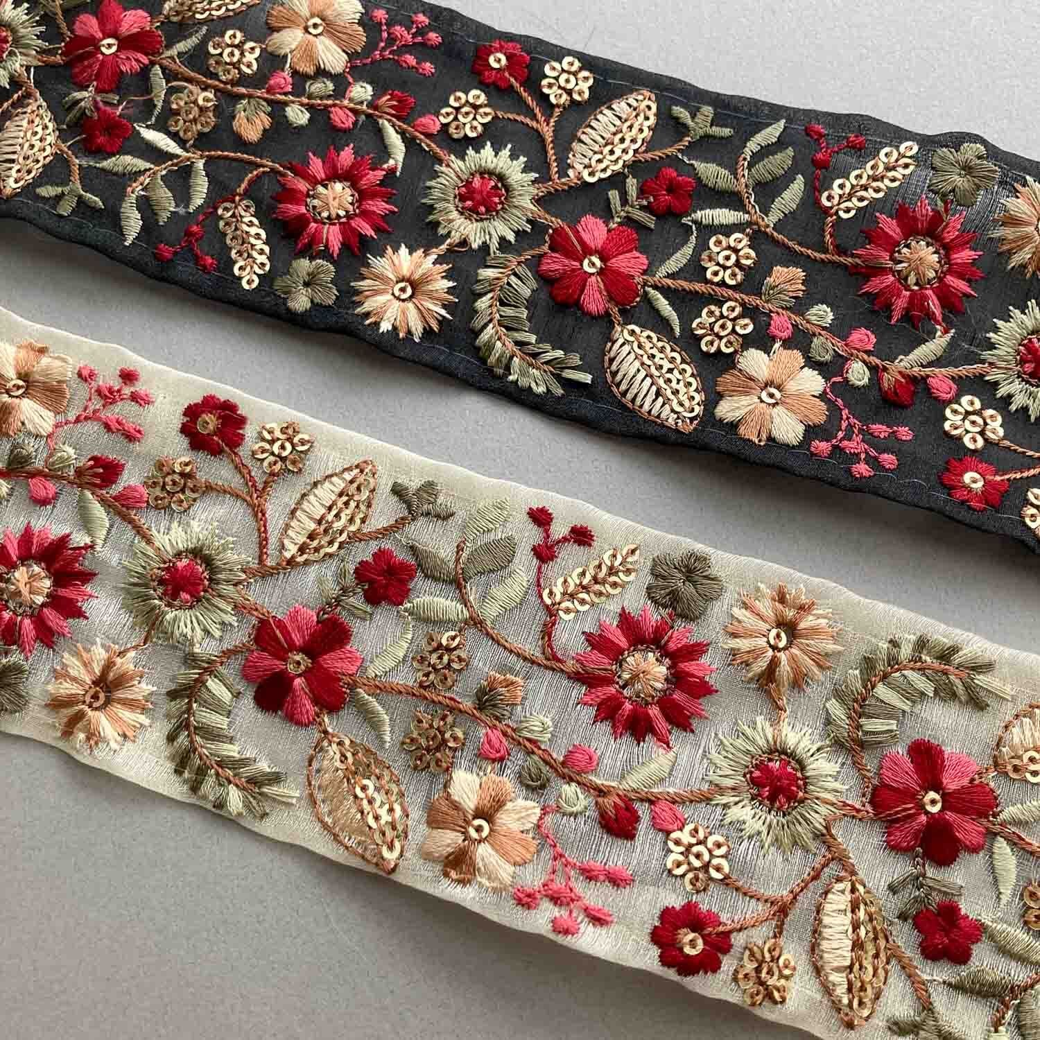 再入荷〉幅太シックな赤花と木の実インド刺繍リボン（1mカット） | Dua