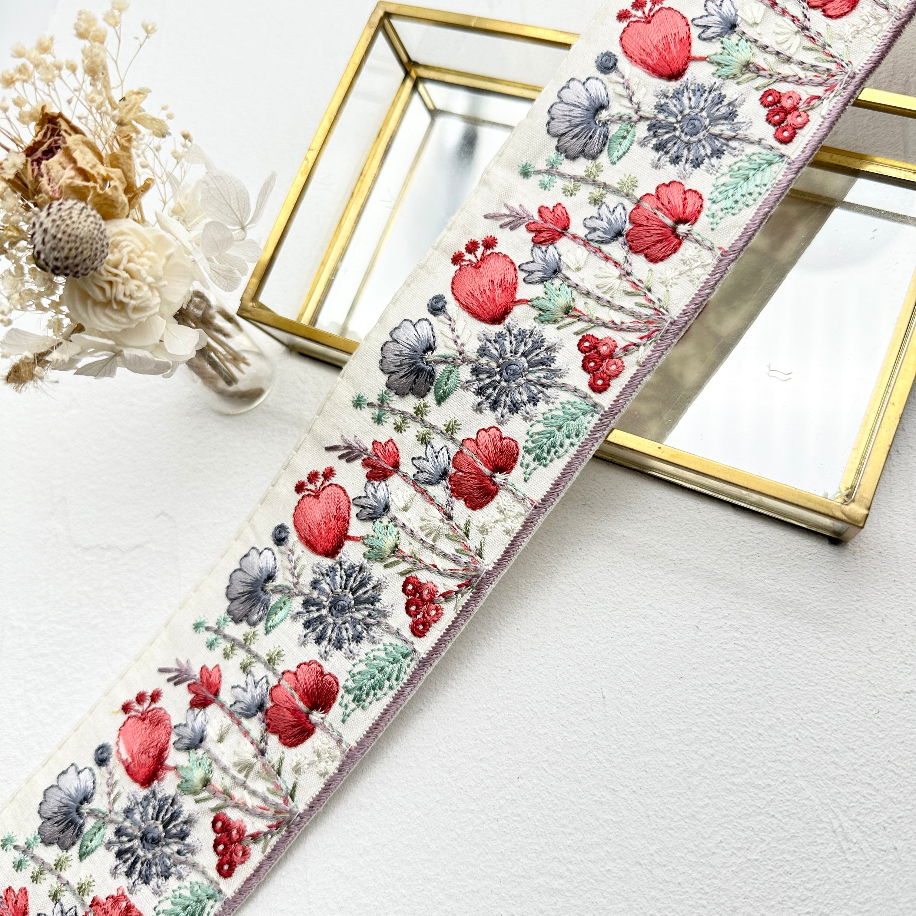 メグえもん 様⭐3757⭐❣️大人可愛いアクセ❣️インド刺繍リボン