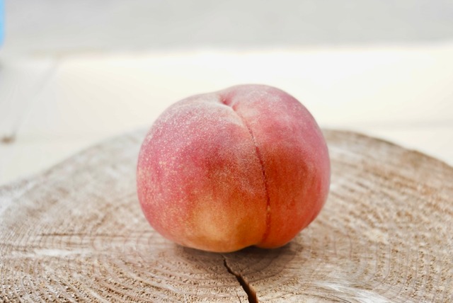 【8月中旬頃発送】南部町のジューシーな白桃　6-8玉(3kg)