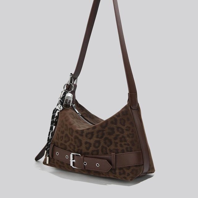 leopard print shoulder bag with belt la3083