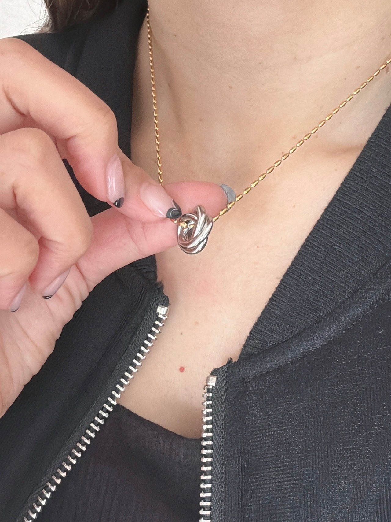 スリーリングネックレス