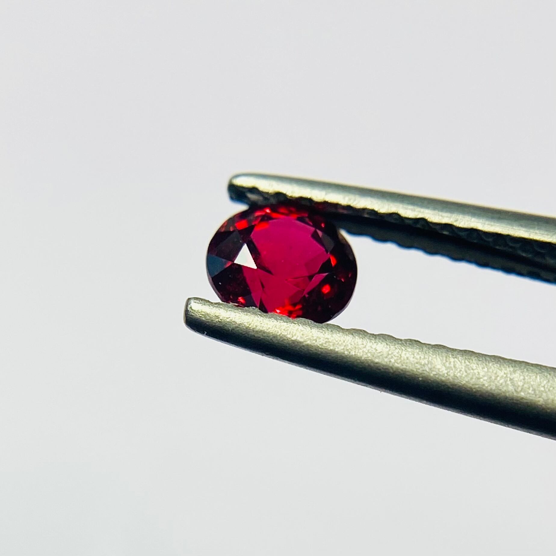 クラシックな王道レッド　ミャンマーモゴック産レッドスピネル