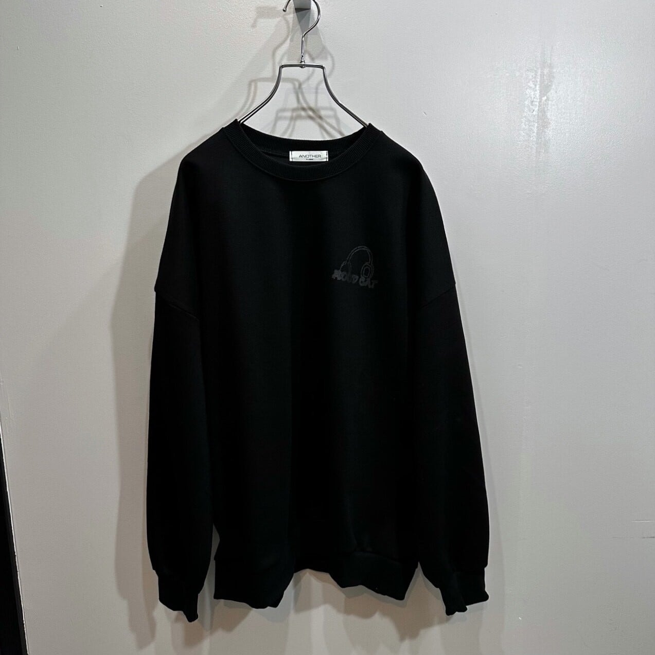 253839-2】MOOD BLACK CAT Back Print Sweatshirt / 24/7TOKYO