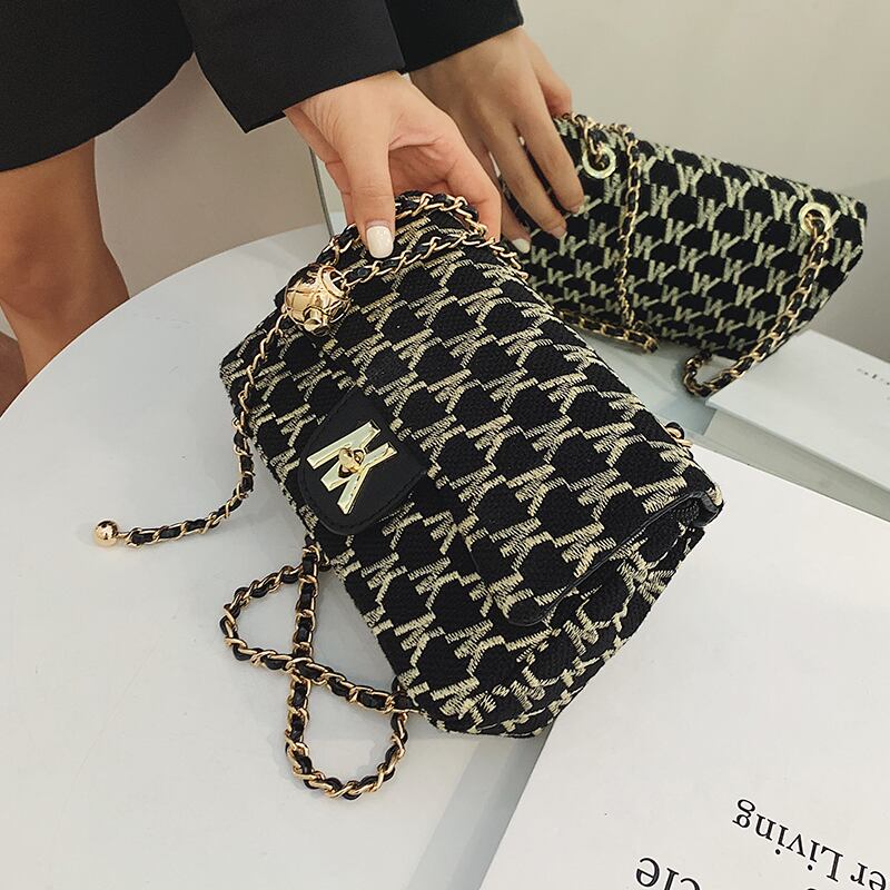 刺繍チェーン ショルダーバッグレッド スクウェア 手作りハンドバック8890368834