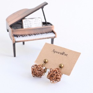 アンティークピアノ弦のワイヤーボールイヤリング  P-004 Piano strings ball earring