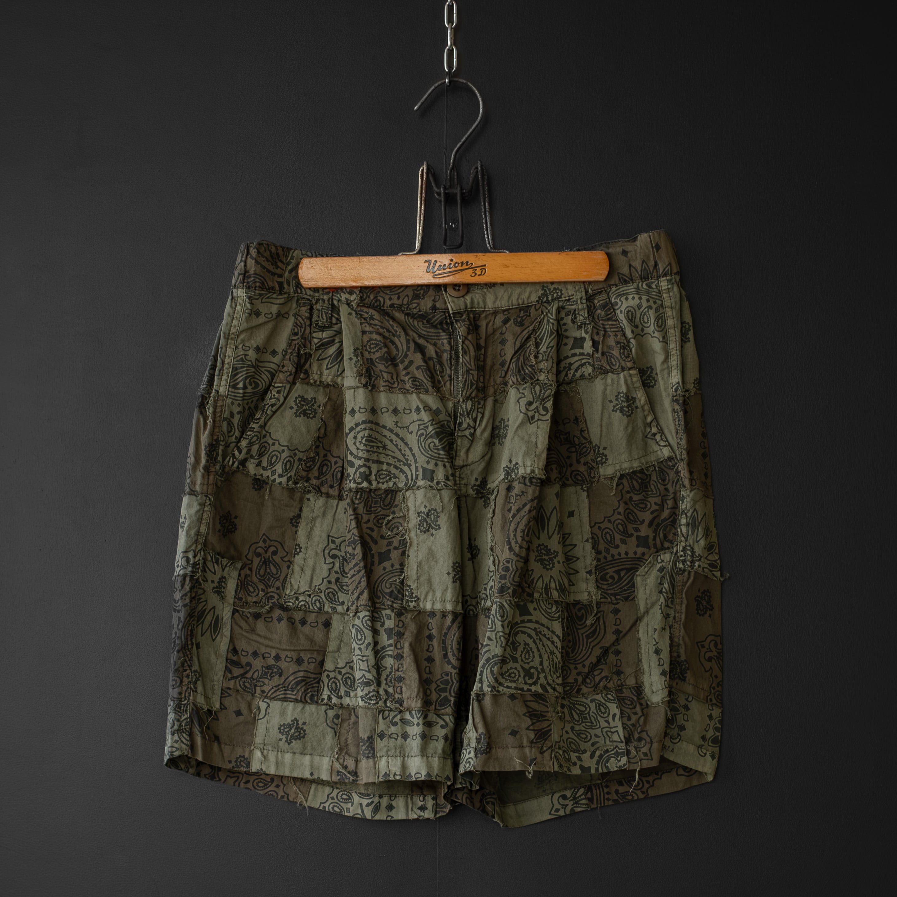 Universal Style Wear】 HAV-A-HANK bandanna patchwork short pants