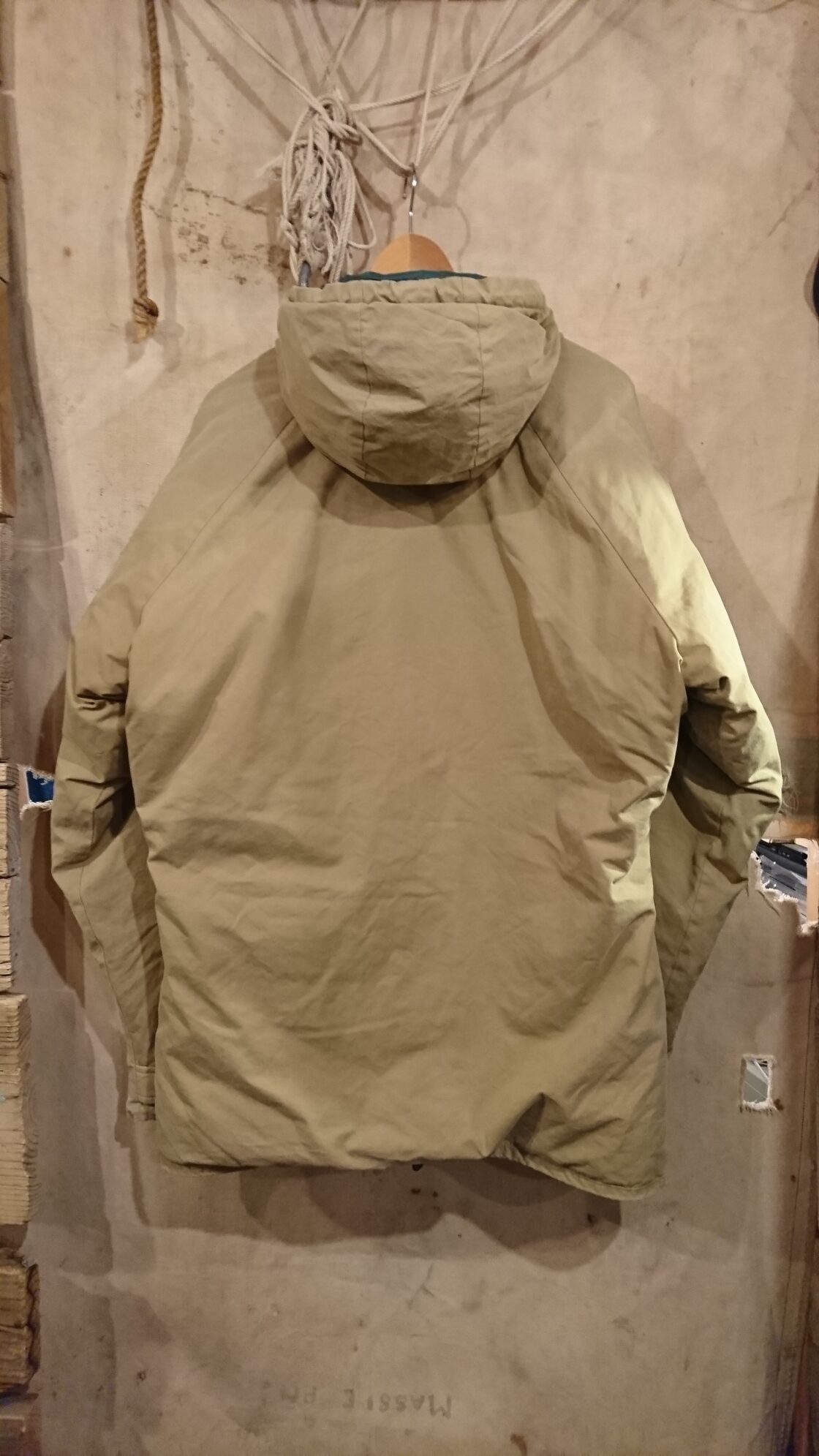PETER HUTCHINSON VENTILE DOWN JACKET MADE IN ENGLAND | Pay ID