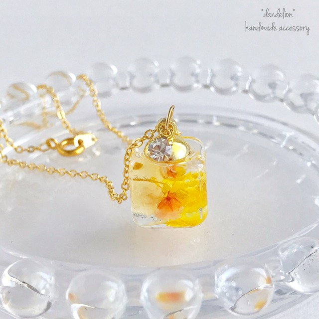 【たんぽぽカラー】キューブハーバリウムネックレス