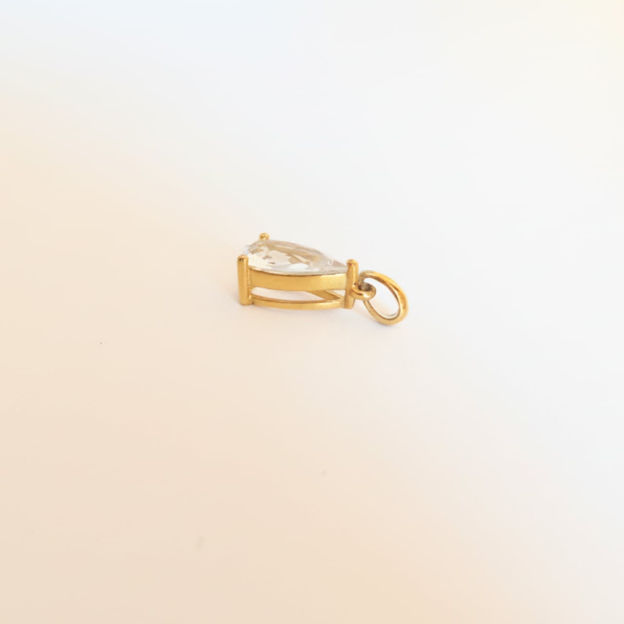 【ロシア産】フェナカイト 2.65ct ペンダント トップ(ドロップ)|SV925 (ゴールド)〈ケース・ギフトボックス・証明書付き〉