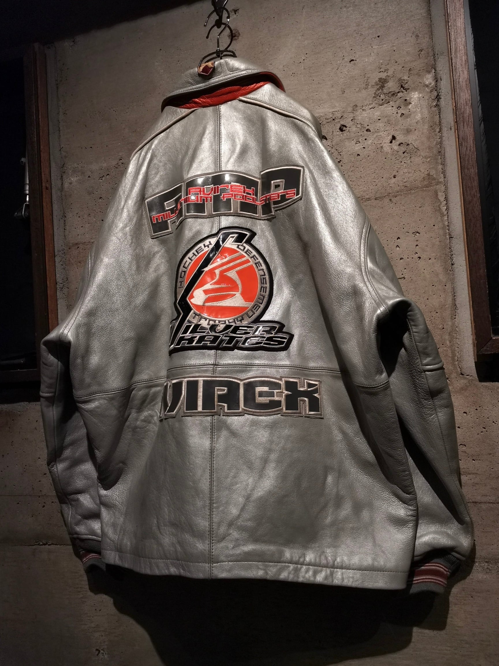 専用ぶっちゃーAVIREX本革KINGCASINO刺繍ライトグレー3XL SURPLUS DRAGON MOTIF CAP | AVIREX（アヴィレックス） ｜【公式】通販