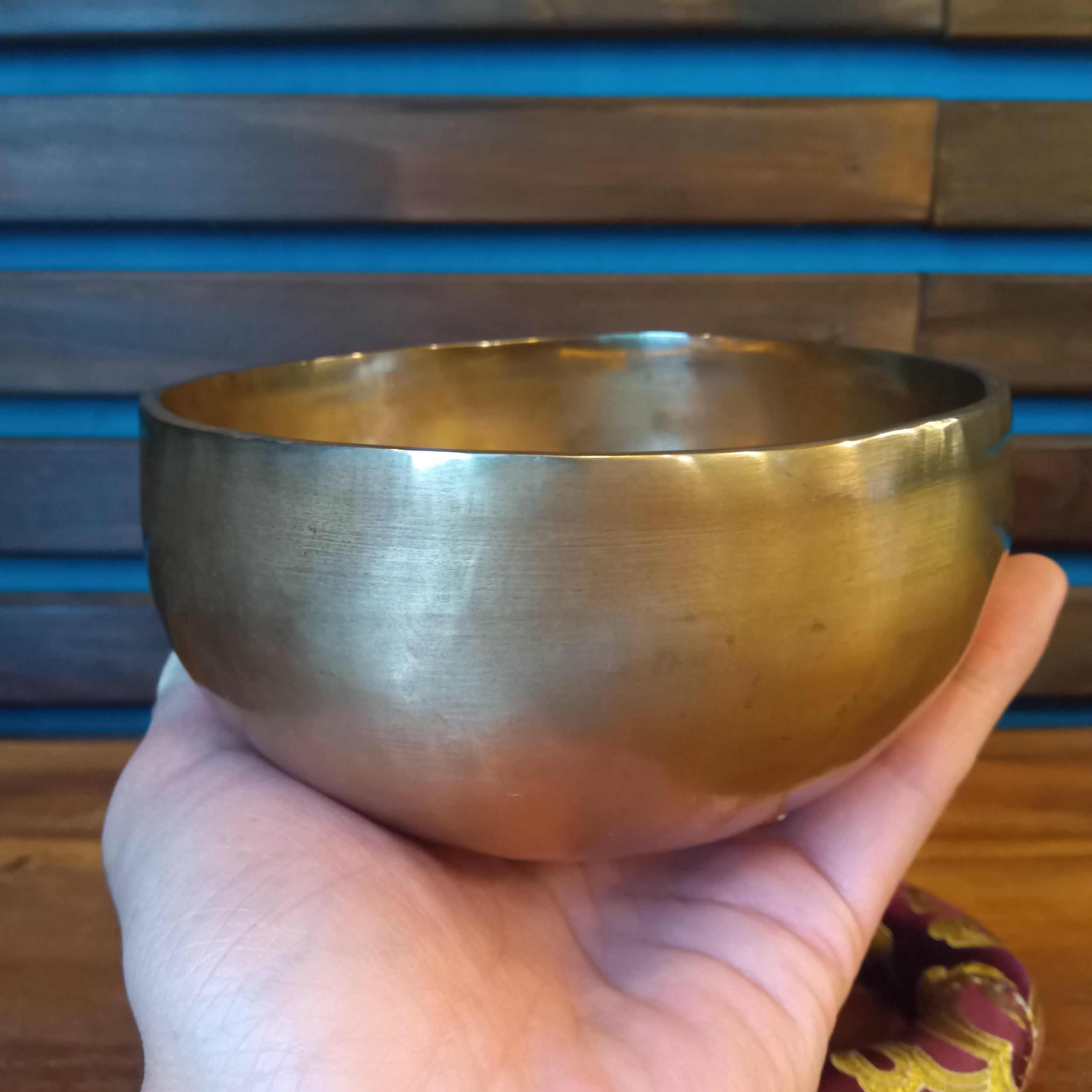 手打ち鍛造】ネパール製 ハンドメイド シンギングボウル（直径約13cm