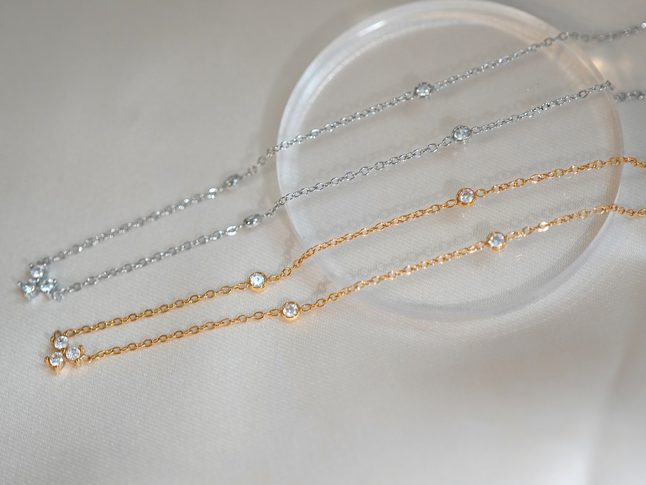 fifth mini dia necklace