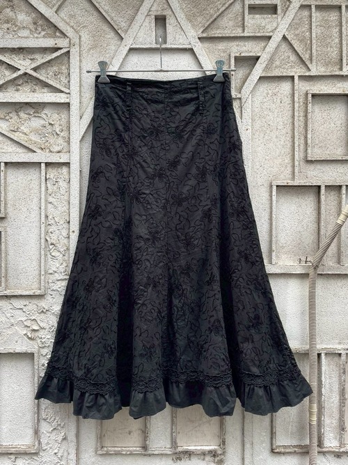"GOTHIC" embroidery skirt