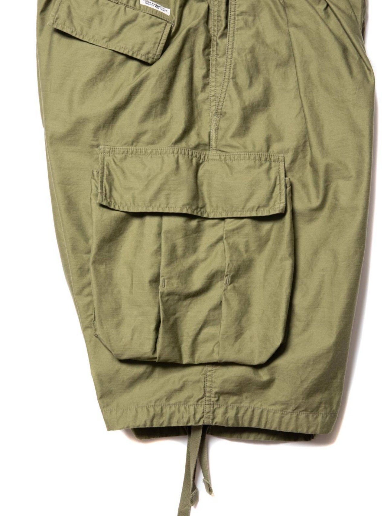Back Satin Error Fit Cargo Easy Shorts -Black-